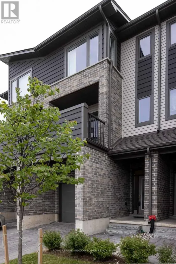 2144 MEADOWGATE BOULEVARD, London South