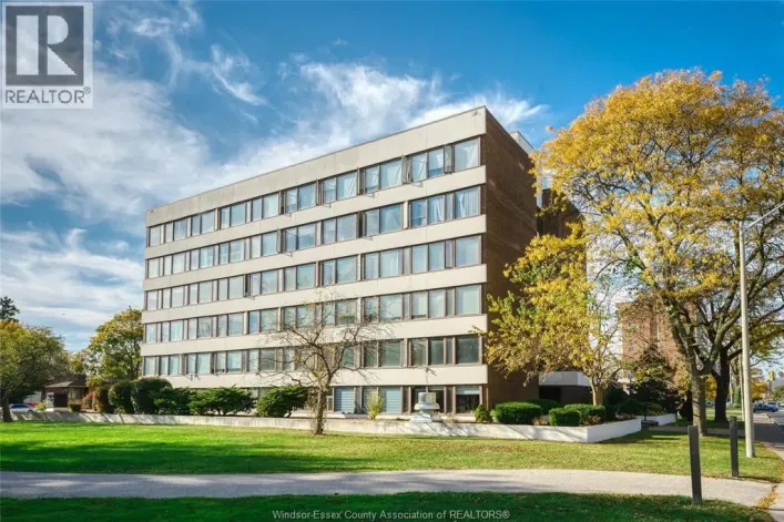 2144 PELISSIER Unit# 402, Windsor