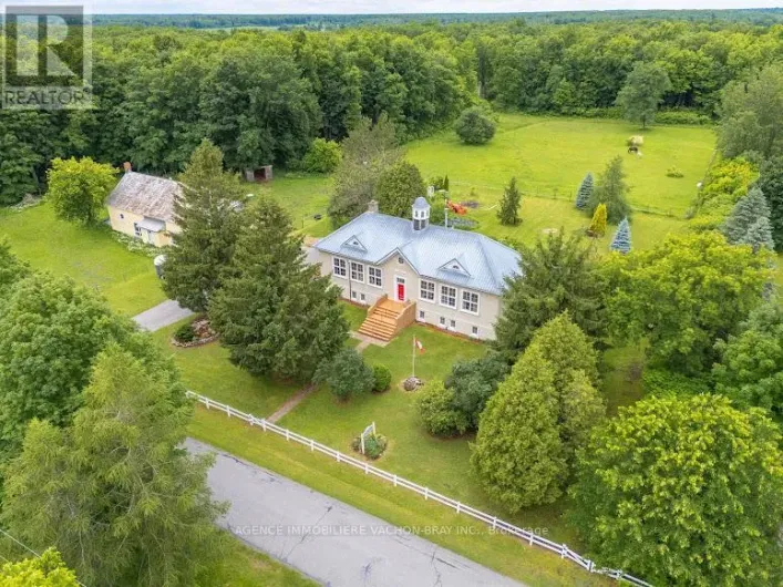 21481 BUTTERNUT LANE, South Glengarry
