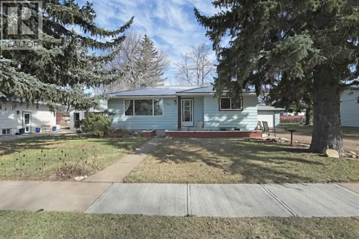 215 1 Street E, Duchess
