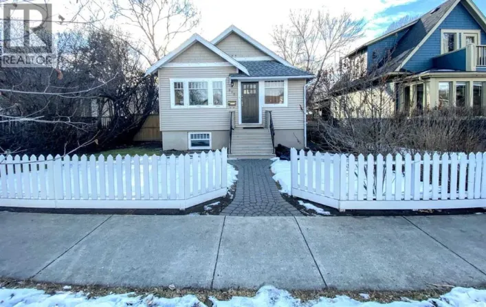 215 10 Avenue NE, Calgary