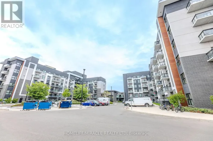 215 - 102 GROVEWOOD COMMON, Oakville