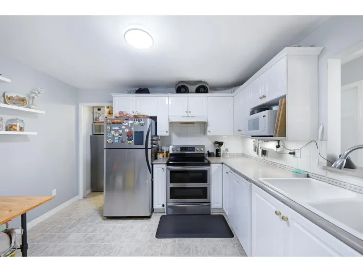 215 12125 75A AVENUE, Surrey