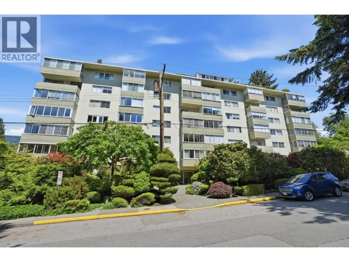 215 1425 ESQUIMALT AVENUE, West Vancouver