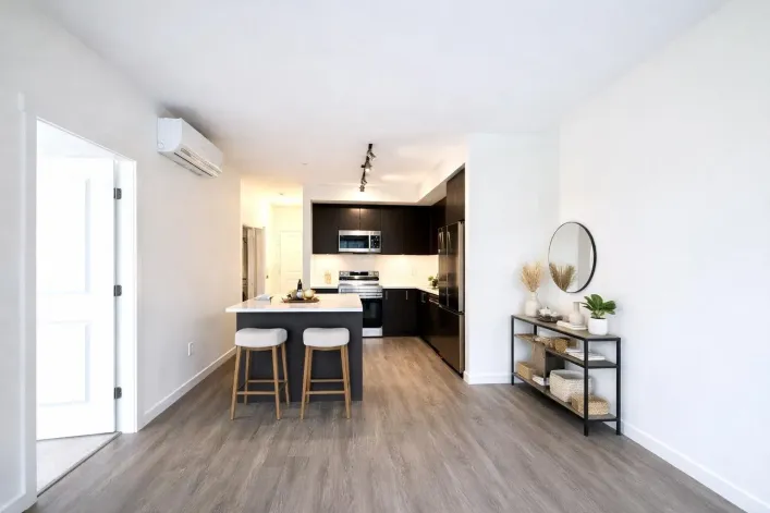 215 15733 85 AVENUE, Surrey