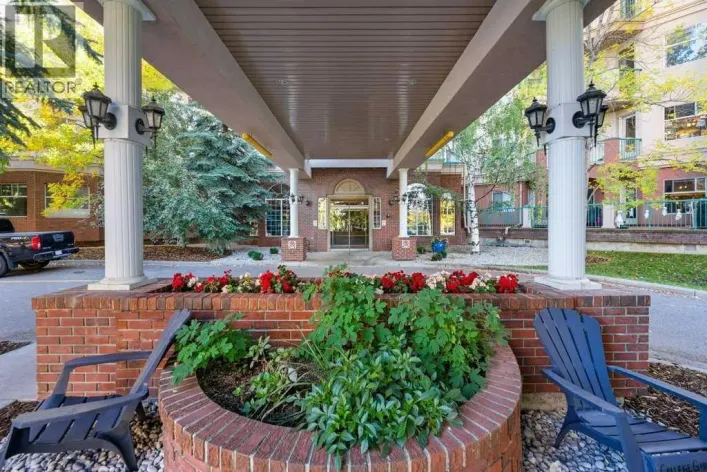 215, 200 Lincoln Way SW, Calgary