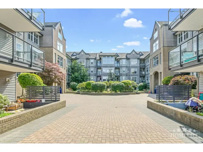 215 20200 56 AVENUE, Langley