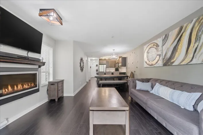 215 21009 56 AVENUE, Langley