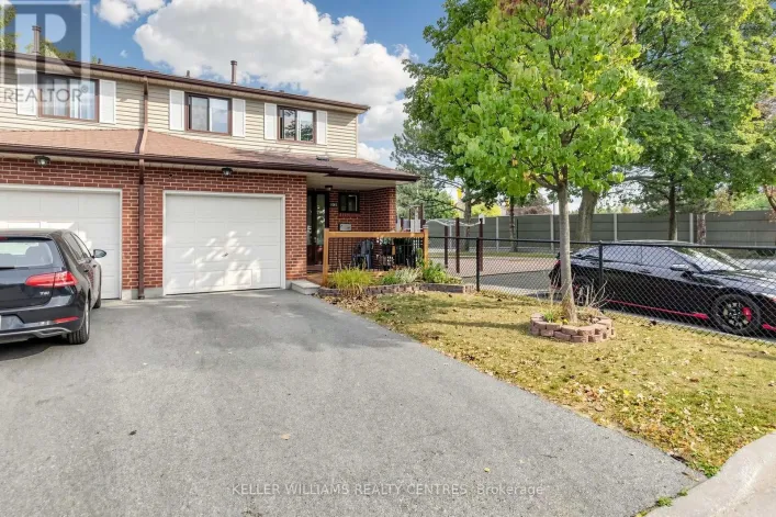 Row / Townhouse for sale: 215 - 215 BARONWOOD COURT, Brampton