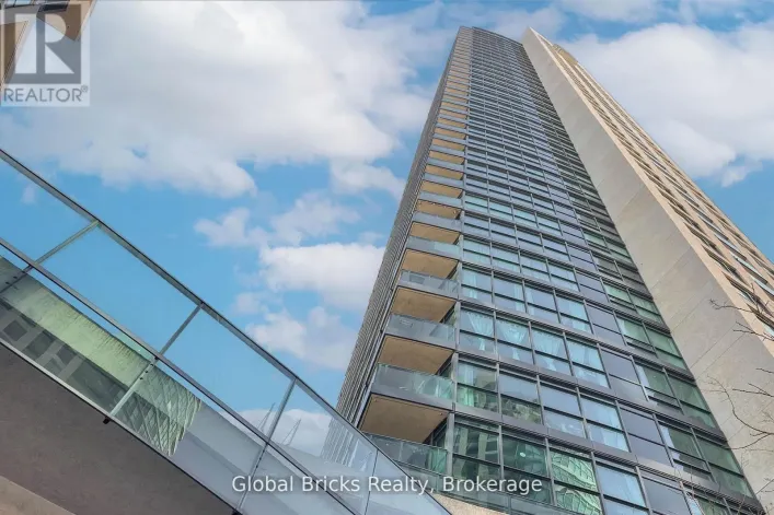#215 - 215 FORT YORK BOULEVARD, Toronto