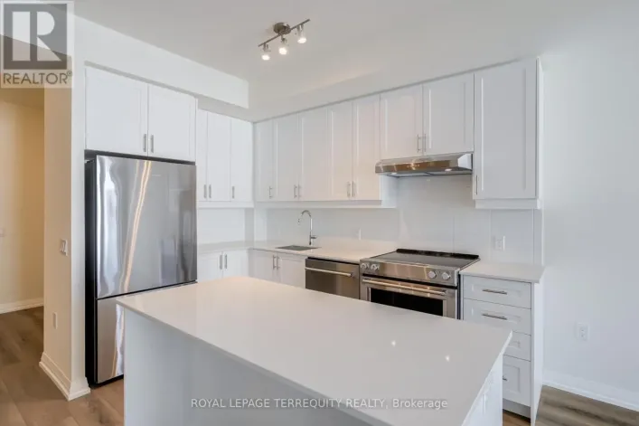 215 - 27 KORDA GATE, Vaughan