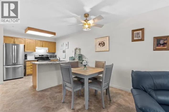 215, 3 Parklane Way, Strathmore