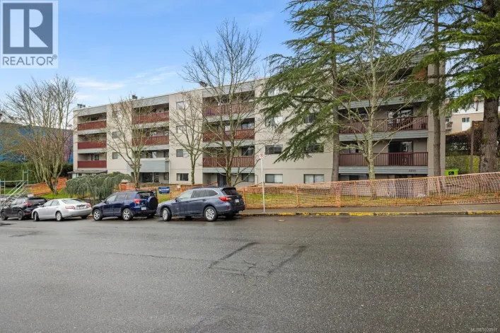 215 3255 Glasgow Ave, Saanich
