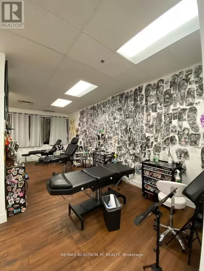 215 - 398 STEELES AVENUE W, Vaughan