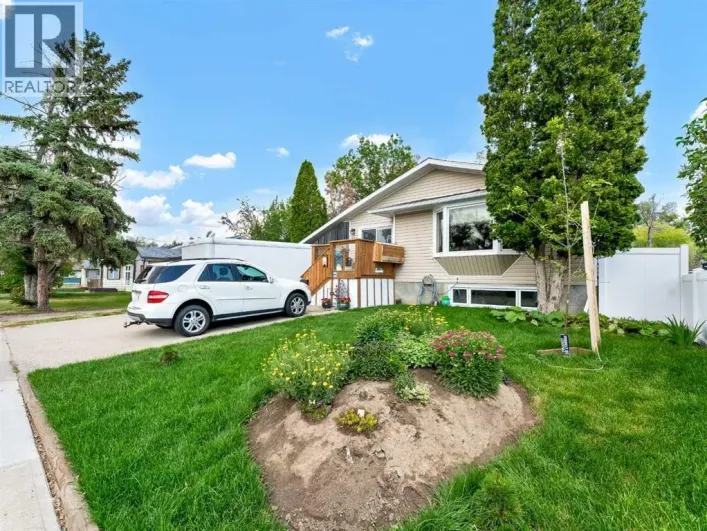 215 4 Street SE, Redcliff