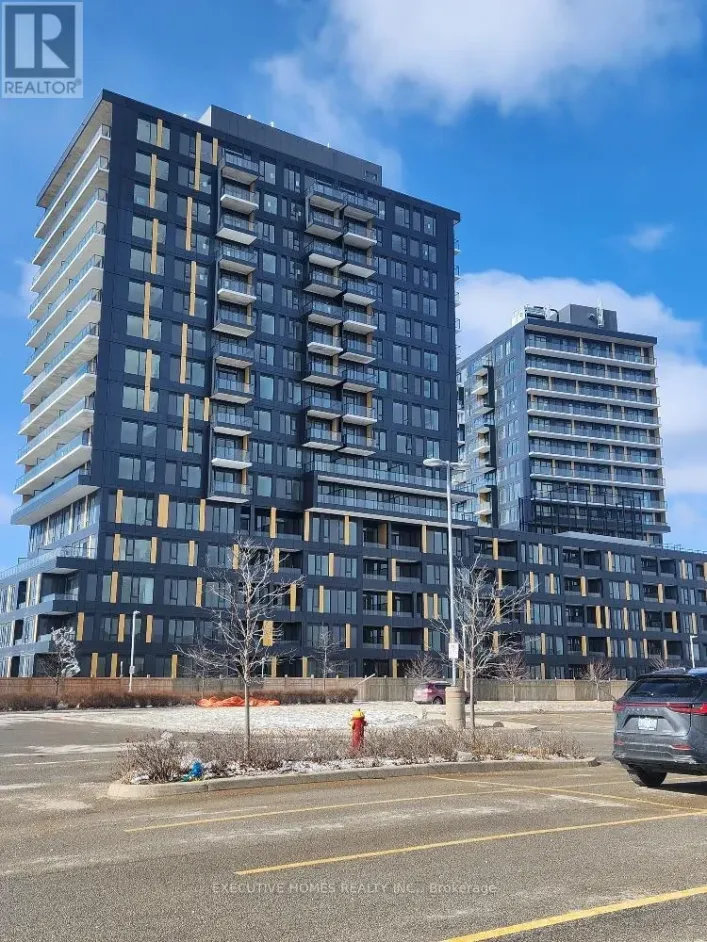 215 - 4878 POWERS COMMON, Burlington