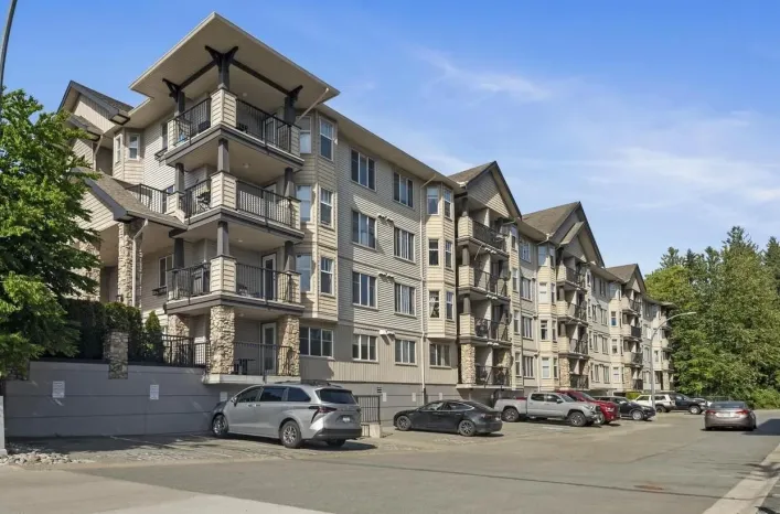 215 5438 198 STREET, Langley