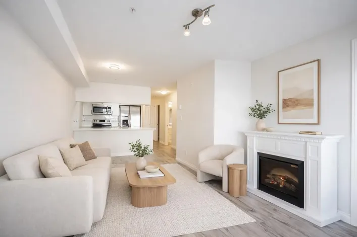 215 5650 201A STREET, Langley