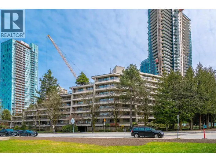 215 5932 PATTERSON AVENUE, Burnaby