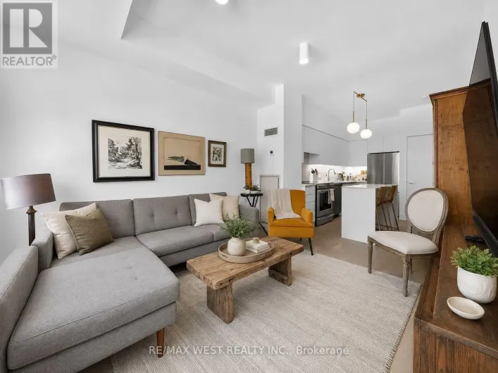 215 - 601 KINGSTON ROAD, Toronto