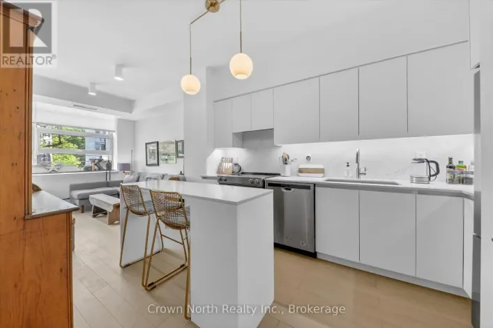 215 - 601 KINGSTON ROAD, Toronto