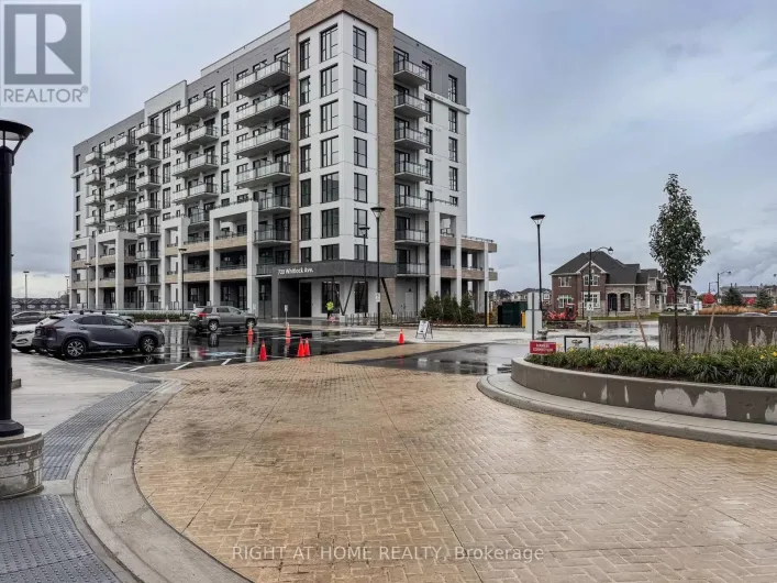 215 - 720 WHITLOCK AVENUE, Milton