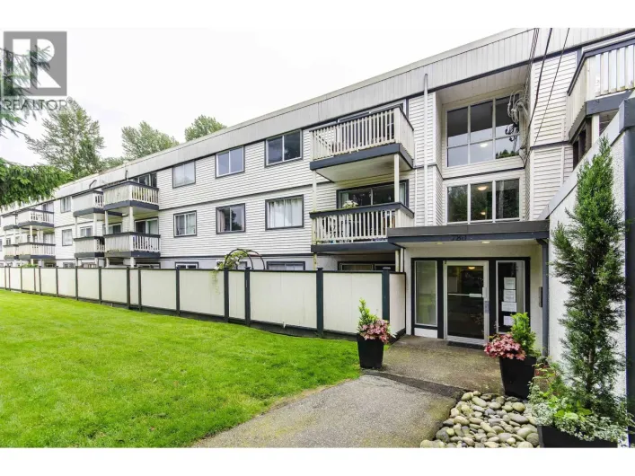 215 780 PREMIER STREET, North Vancouver
