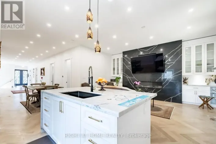 215 BAYVIEW AVENUE, Georgina