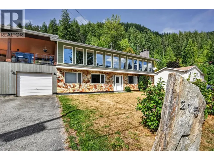 215 BAYVIEW Street, Kaslo
