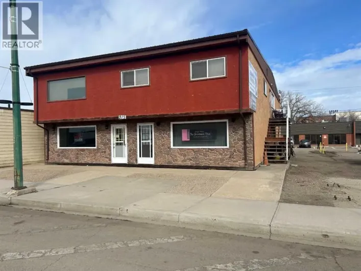 215 Broadway Avenue E, Redcliff