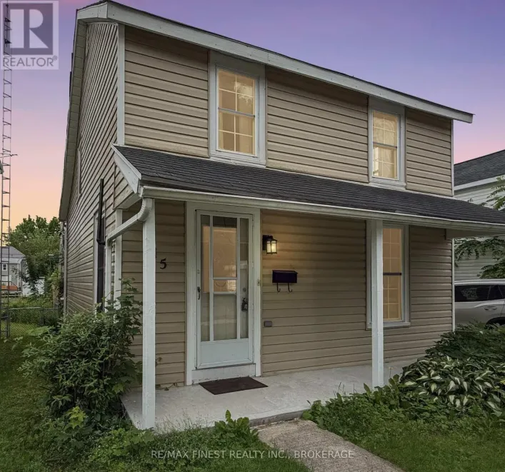 215 BROCK STREET, Gananoque