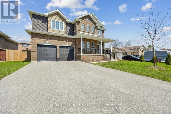 215 CENTRE STREET, Clearview