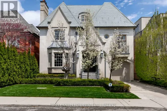 215 DUNVEGAN ROAD, Toronto