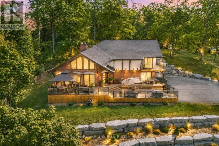 215 FRANCIS STREET, Kawartha Lakes