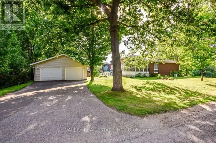 215 FRASER STREET, Gravenhurst)
