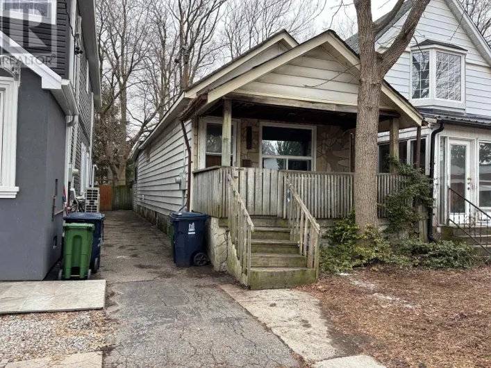 215 GOWAN AVENUE, Toronto