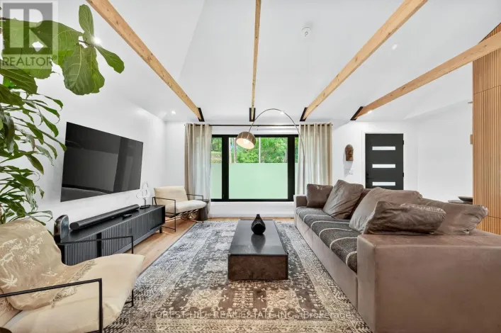 215 MAIN STREET N, Newmarket