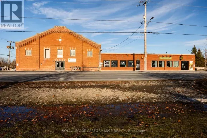 215 MAIN STREET N, North Glengarry
