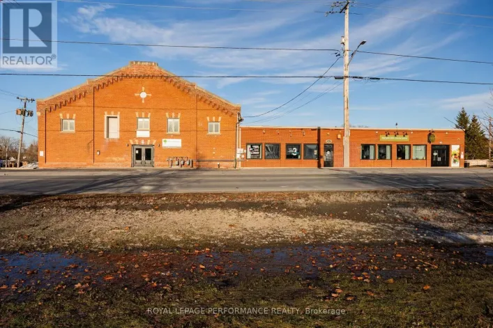 215 MAIN STREET N, North Glengarry