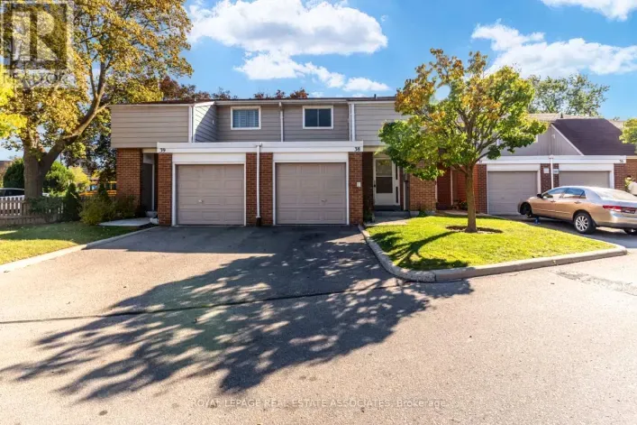 215 MISSISSAUGA VALLEY BOULEVARD, Mississauga