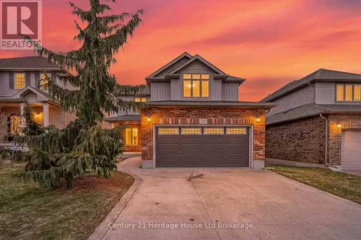 215 MUNNOCH BOULEVARD, Woodstock