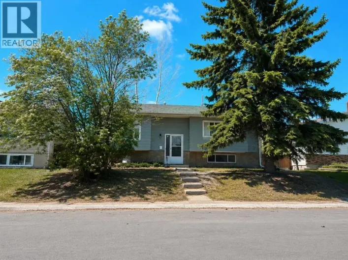 215 Penbrooke Way SE, Calgary