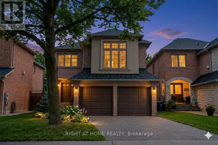 215 QUEENSLEA AVENUE, Toronto