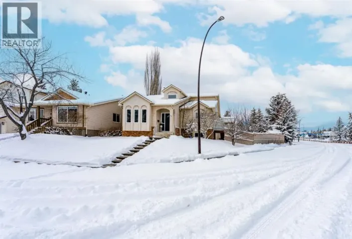 215 Scenic Way NW, Calgary