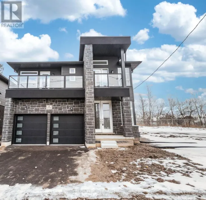 215 SOUTHWORTH STREET N, Welland