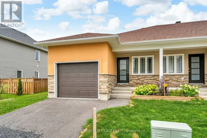 215 THIRD STREET W, Cornwall