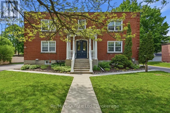 215 VICTORIA AVENUE, Belleville
