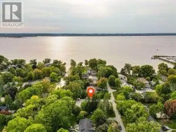 215 WILLOW DRIVE, Georgina