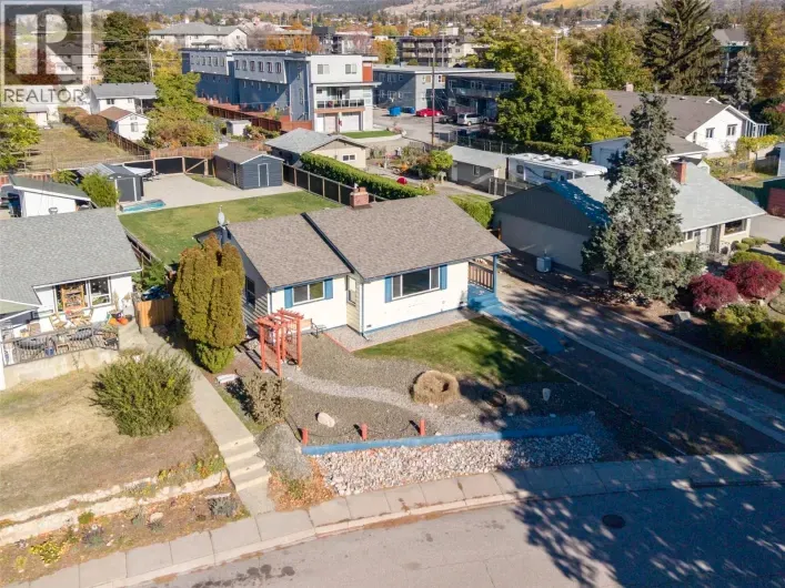 215 Windsor Avenue, Penticton