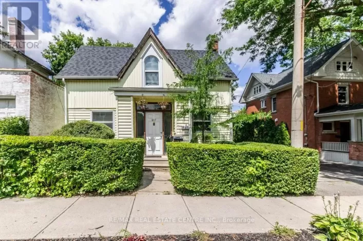 215-217 QUEEN STREET, Milton